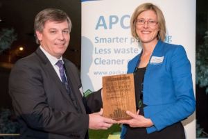 CA Henschke's Tim Hackett with the AFGC's Tanya Barden.
